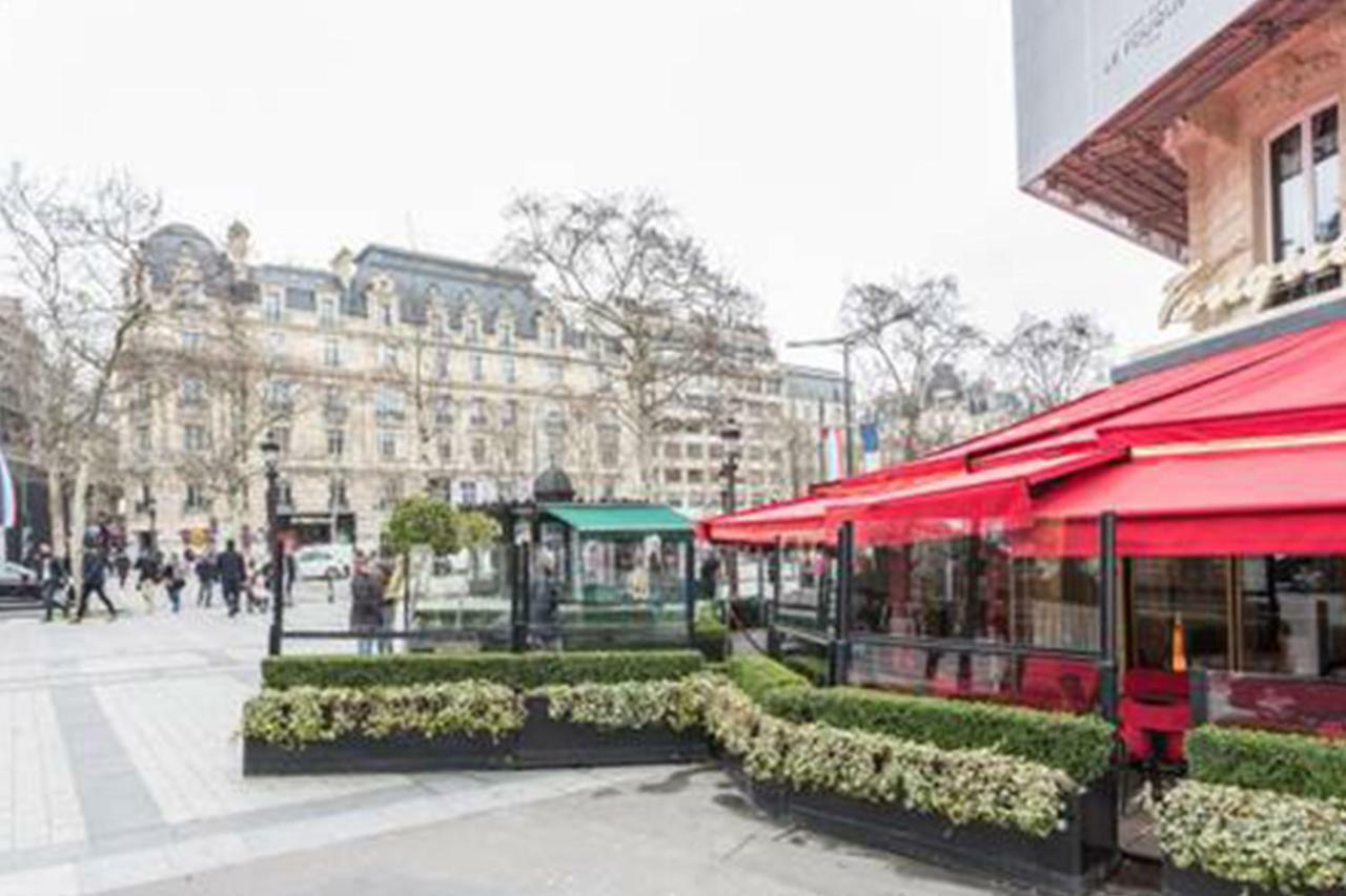 *** Champs Elysees Studio Parigi
