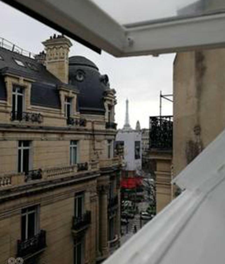 *** Champs Elysees Studio * Parigi
